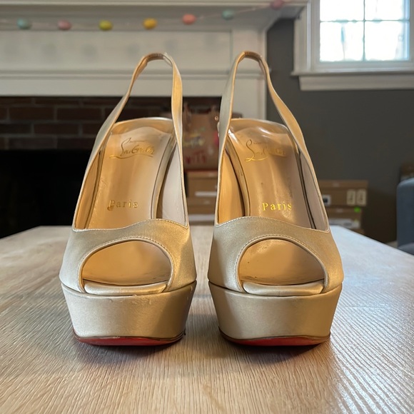 Louboutin Plisseta 140MM Nude Satin - 39 - Picture 4 of 12